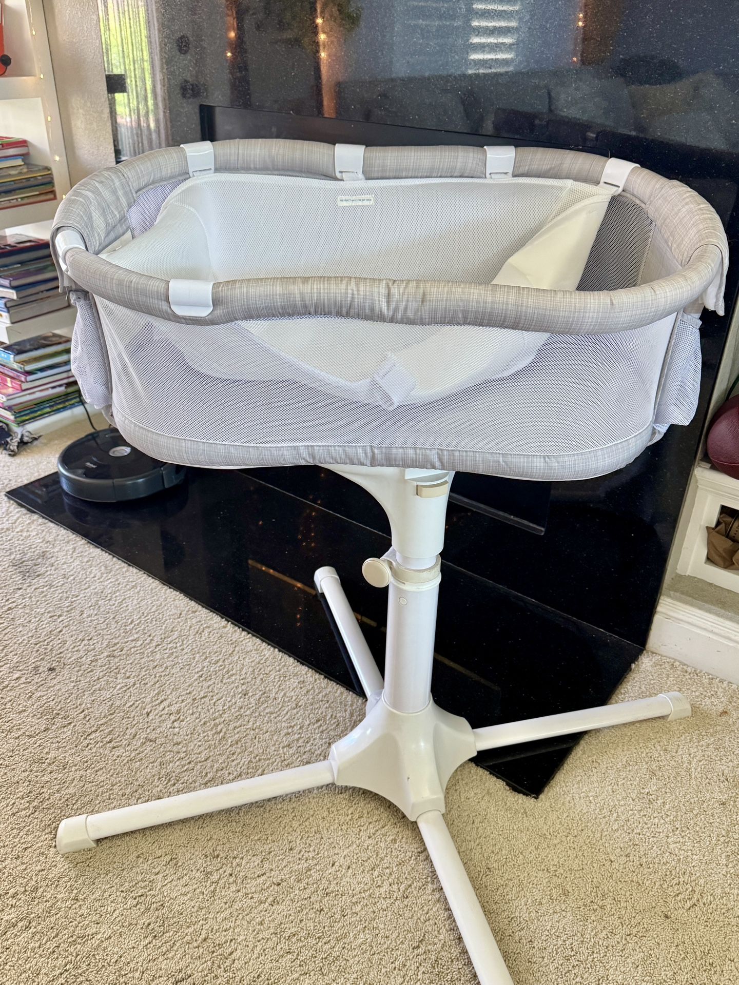 HALO BassiNest Swivel Sleeper 3.0 Bassinet