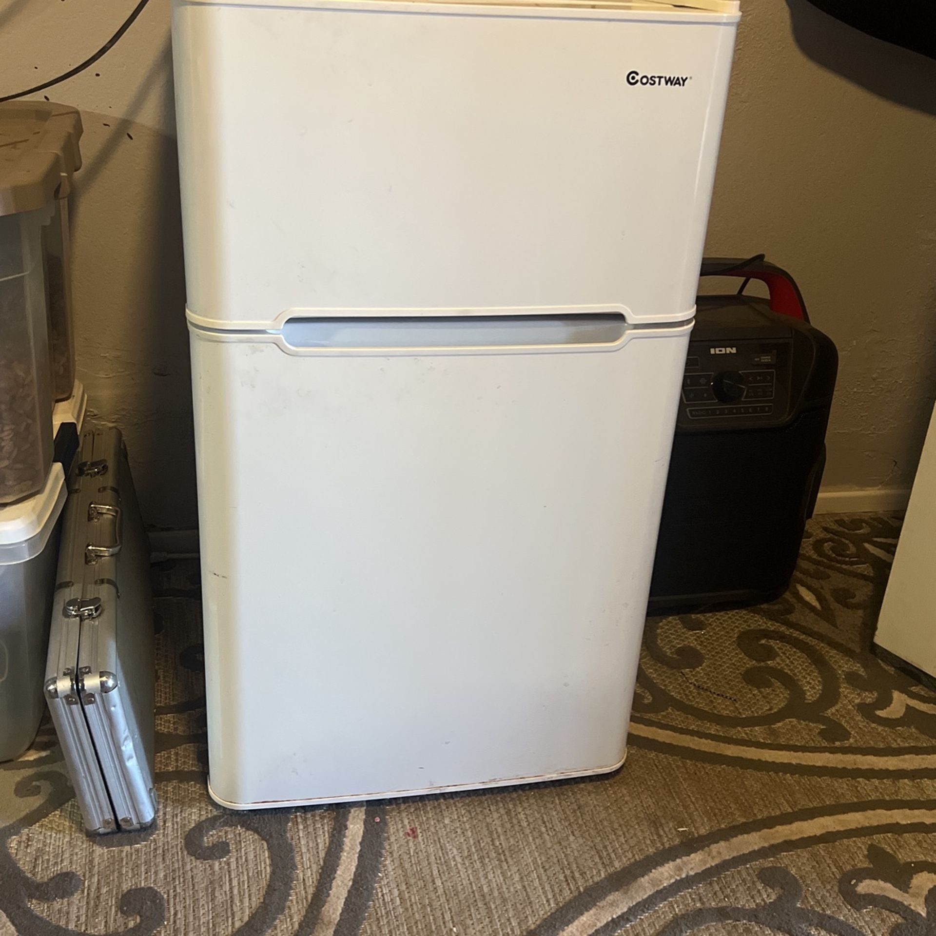 Costway mini Fridge