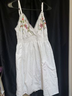 Free if you buy $15 worth / Comfy Summer White Dress