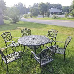 Very Nice Patio Set