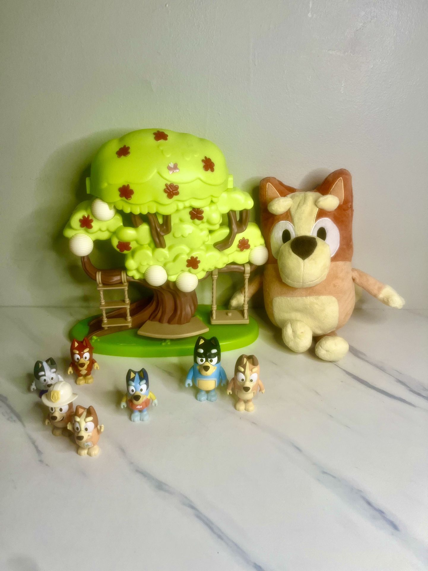 Bluey Treehouse Playset With Figures And Plush