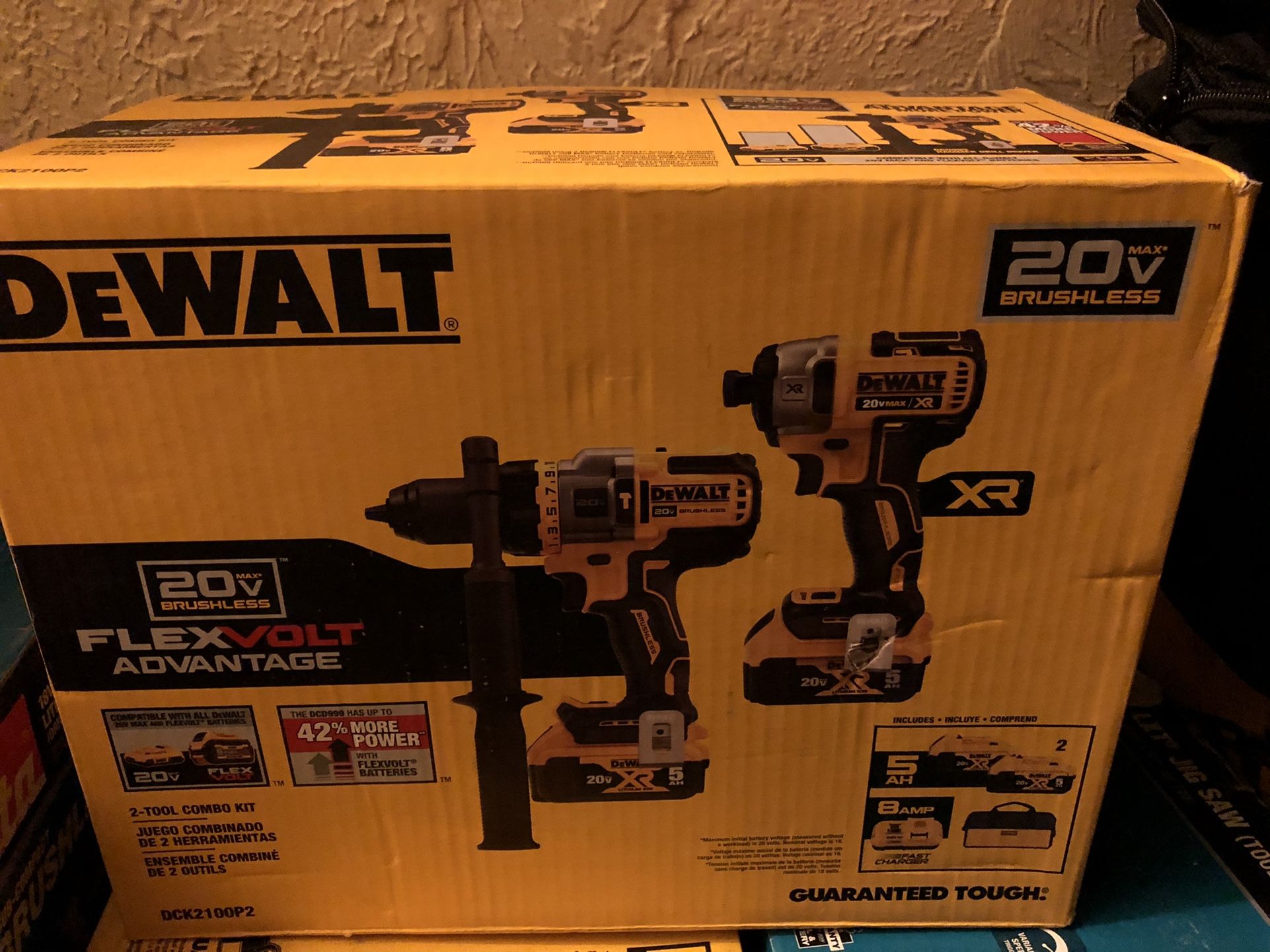 Esta Nuevo Este Combo Son De 20 V