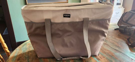 Igloo tote cooler