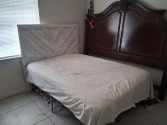 White Wash Wood Chevron Headboard Bed And Mattress Twin Size