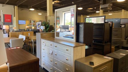 Nashville mirror and dresser