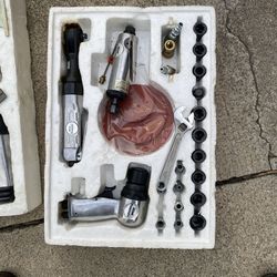 Ridgid 6 Gal. Electric Pancake Air Compressor OF60150HB With Attachments And Hose.