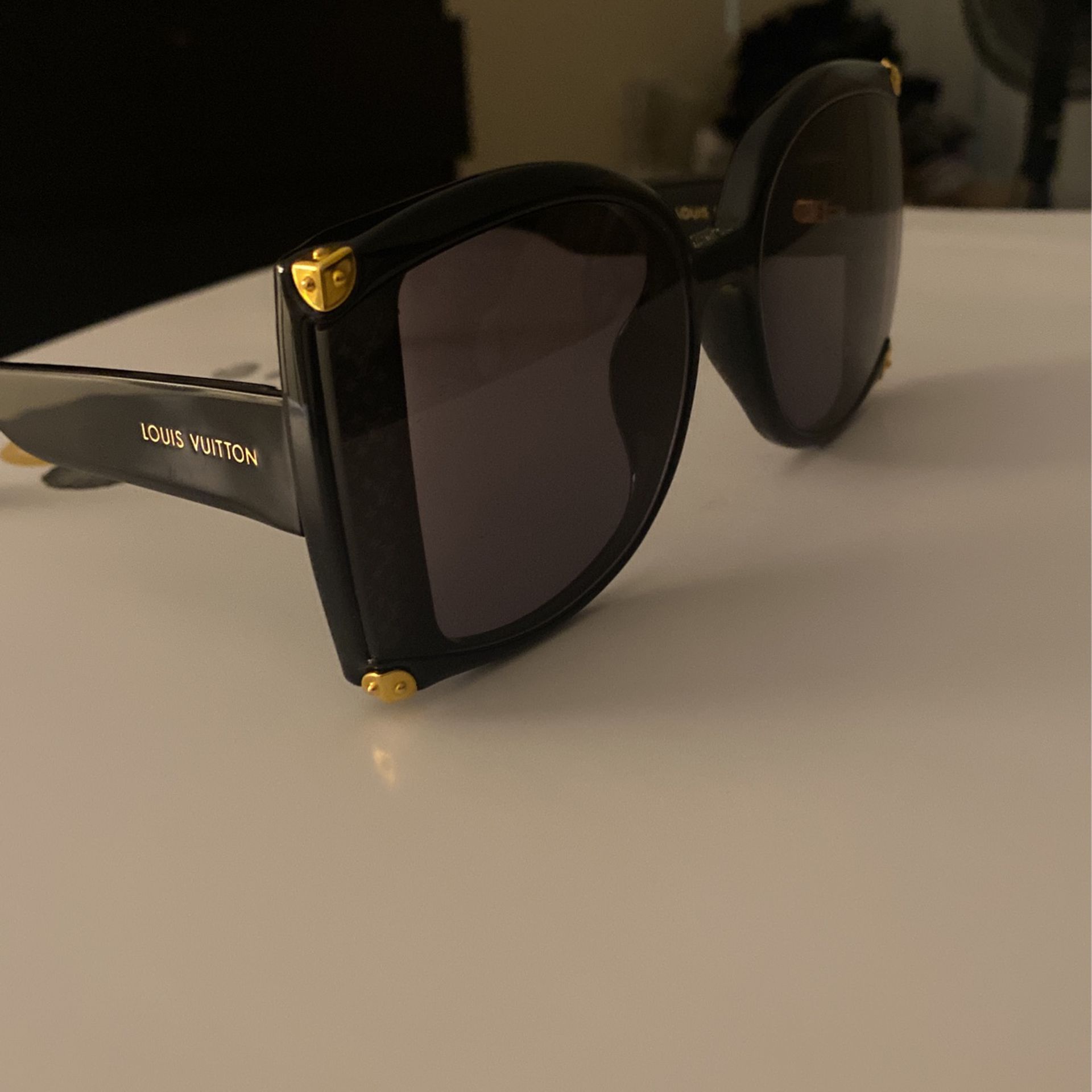 Louis Vuitton Sunglasses for Sale in Los Angeles, CA - OfferUp