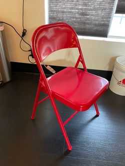 red folding chairs