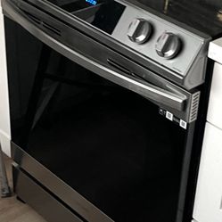 Electric Stove  30 In Wider  6.3 Cub Ft With Air Fryer