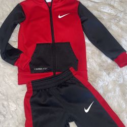 Nike Jogger Set 4T
