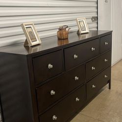 Modern Wooden Long Dresser With Big Drawers. Drawers Sliding Smoothly. Delivery Available 