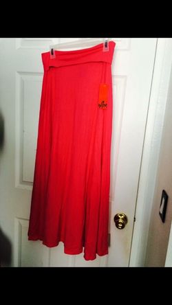New pink size M skirt
