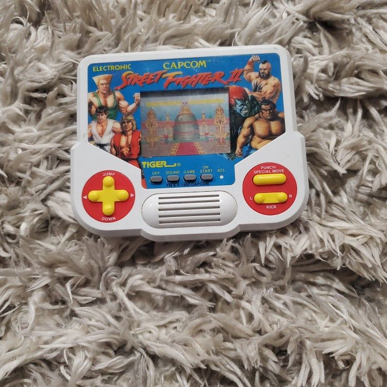 Street Fighter II Handheld Game 1988 Tiger Electronics Capcom - Tested/Works