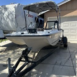 1977 Seaswirl boat