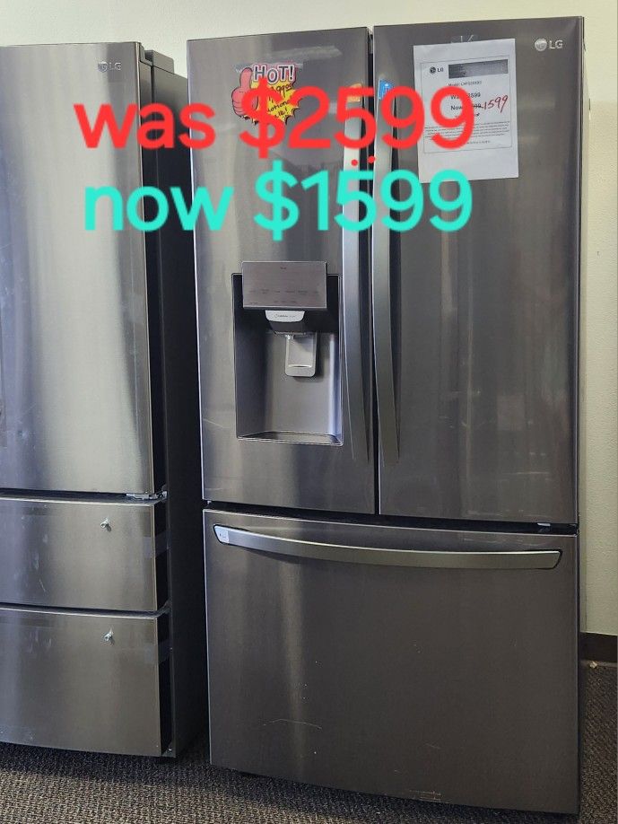 28 cu. ft. 3 doors french door refrigerator with ice and water dispenser and craft ice in black stainless Steel