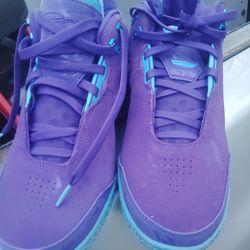 Gym shoes