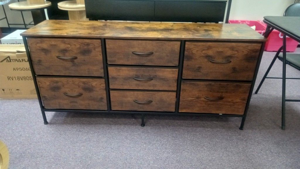 7 Drawer Dresser / TV Stand