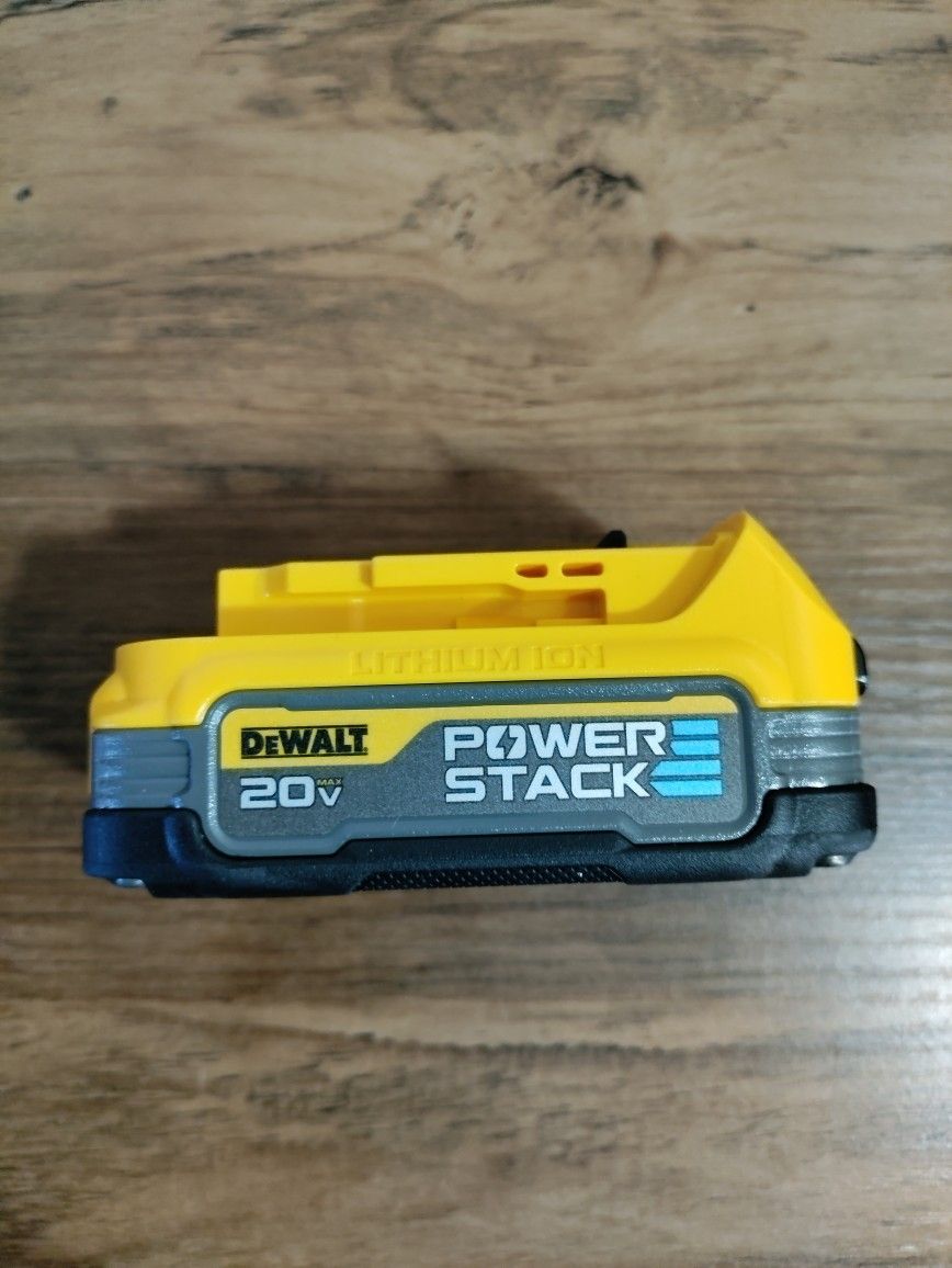 20V DeWalt MAX XR POWERSTACK Lithium Ion Battery (DCBP034)