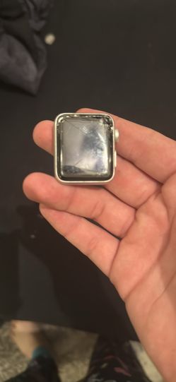 Apple Watch Series 3 broken screen