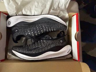 Nike Tennis Shoes