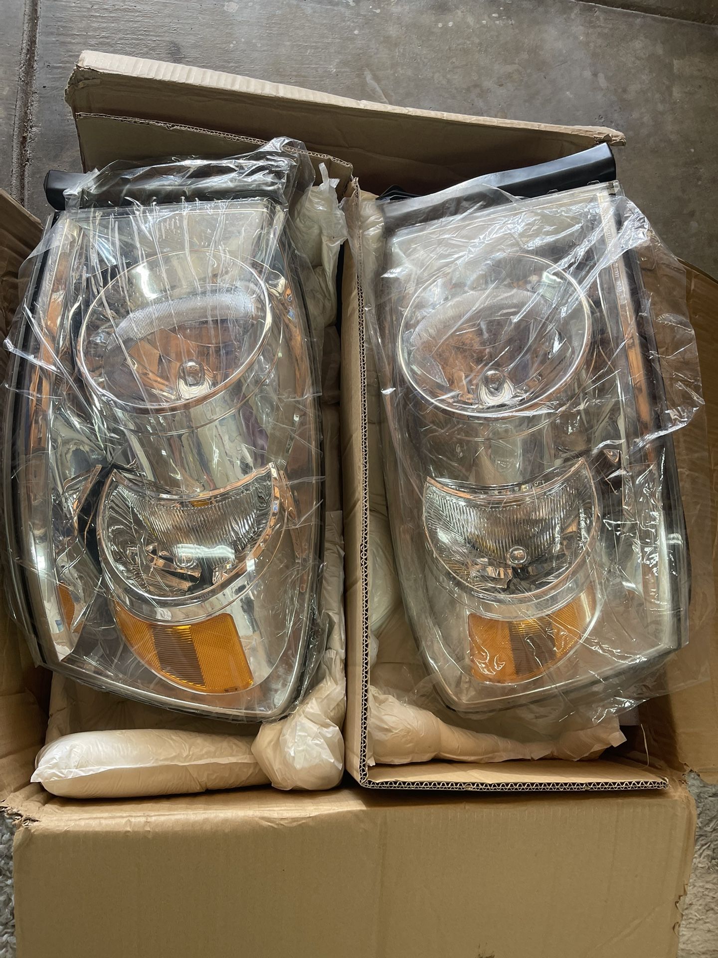 Headlight Assembly Left And Right Side Fits 2006-2008 Dodge RAM