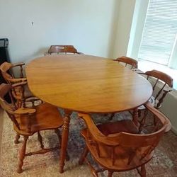 Ethan Allen Early American Maple and Birch Dining Table/Six Chairs