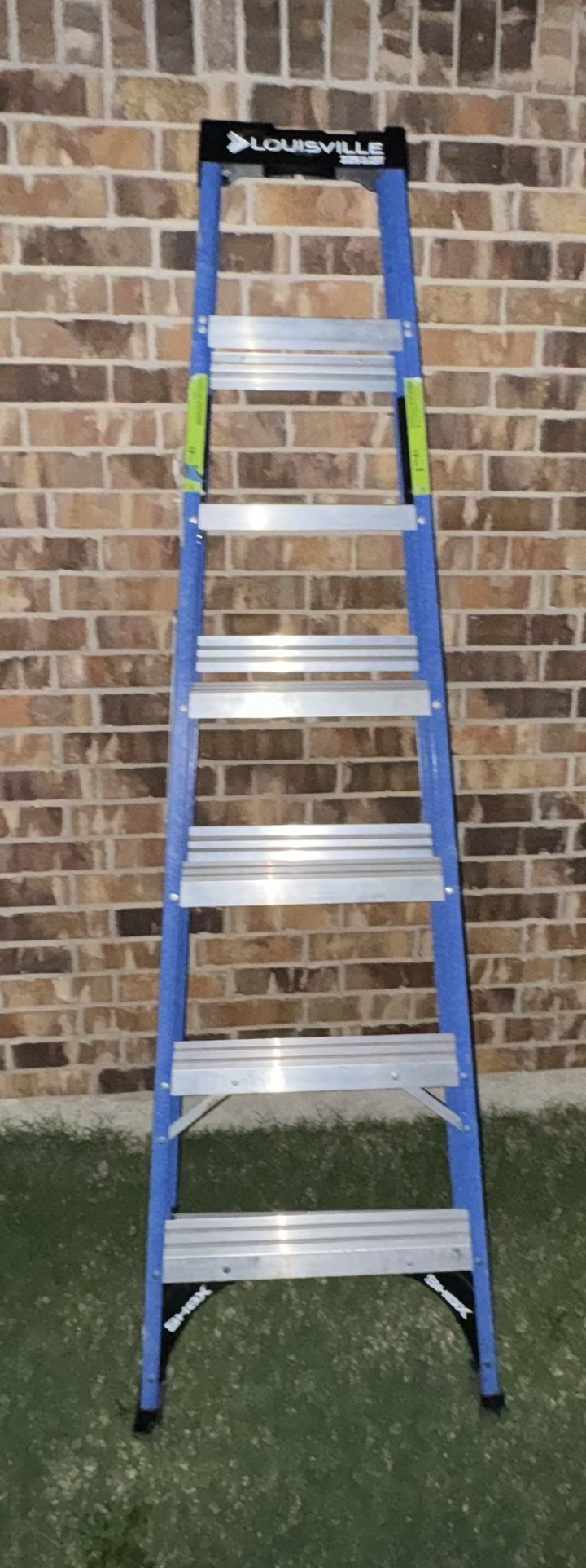 7ft Fiberglass Ladder