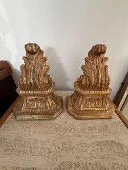 Pair of Large Vintage Gold Leaf Acanthus Wall Corbels / Brackets
