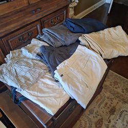 SET OF MEN'S SLACKS/SHORTS