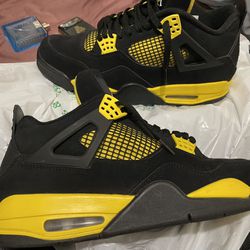 Jordan 4's Yellow Thunder ( Used 150$ ) Size 11