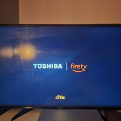 50" Toshiba smart fire tv barley used was in the bedroom FIRM$$ Parma see pics above 