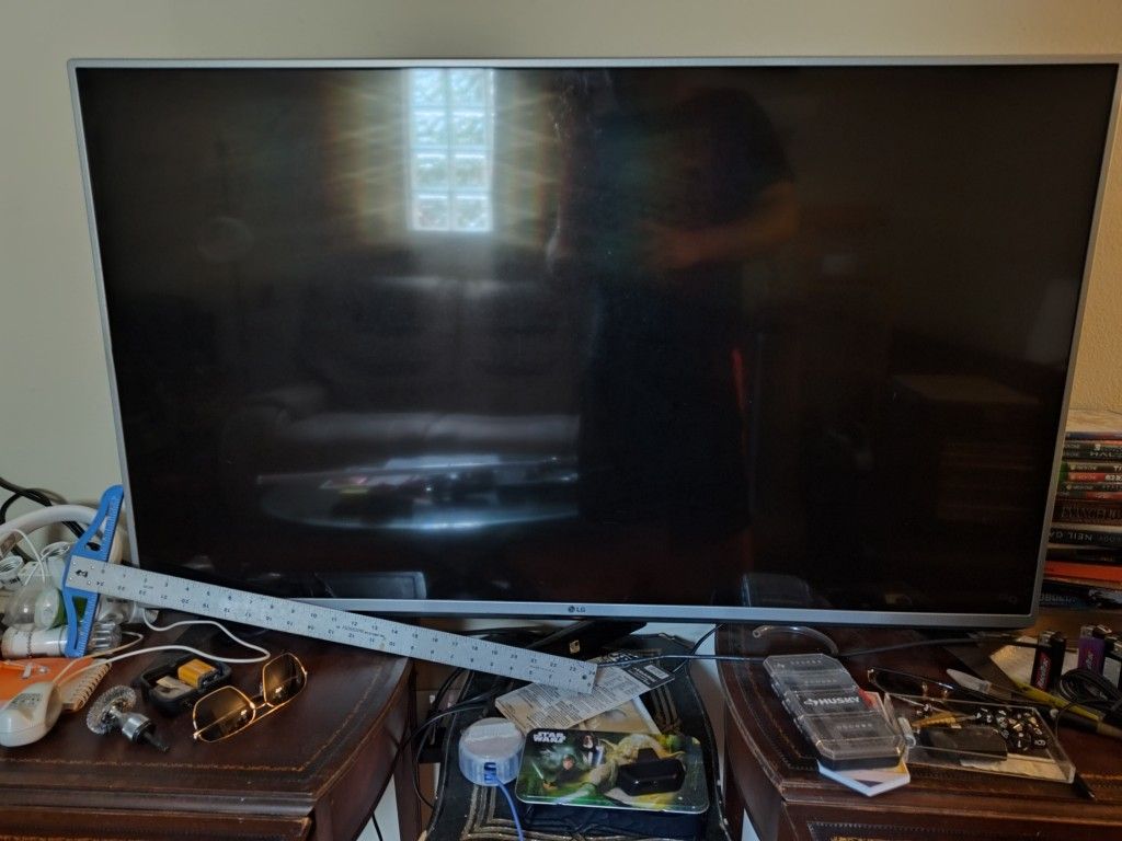 46" LG TV