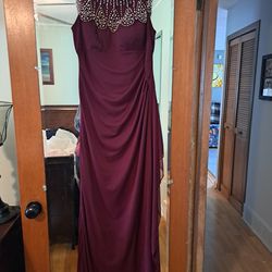 Womans Dress/  Formal Gown