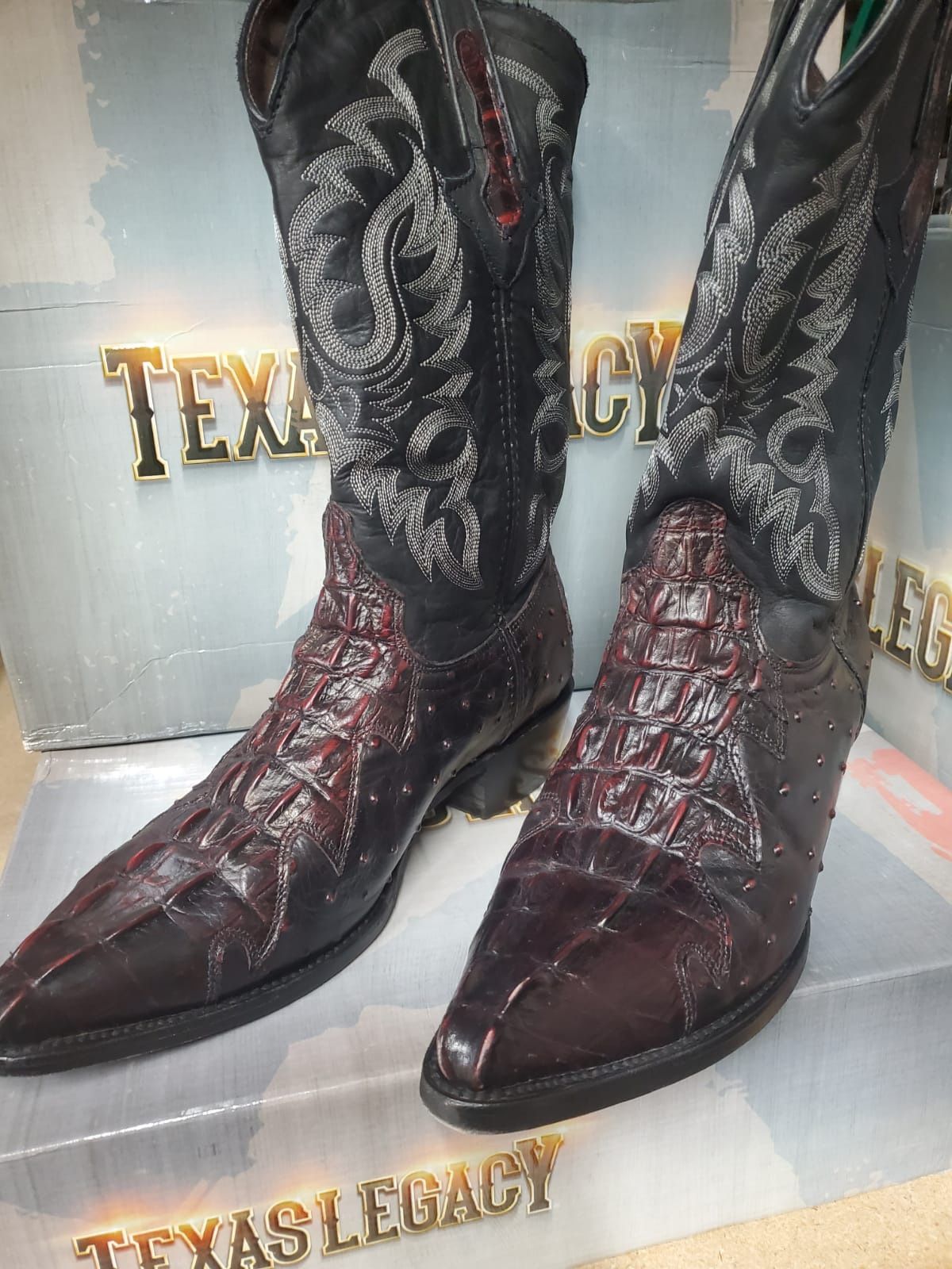 COWBOY BOOTS ALLIGATOR TAIL DESIGN BLACK CHERRY BOTAS VAQUERAS