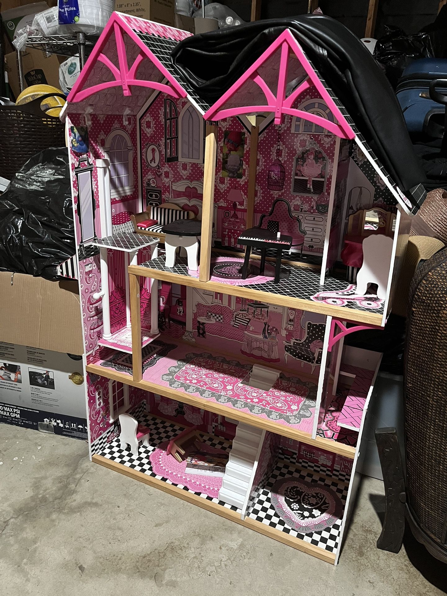 Large Doll House