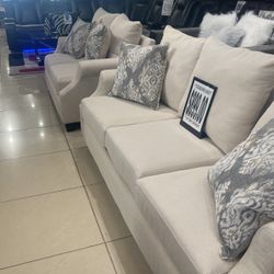 Sofa an Loveseat 