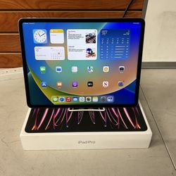 Apple IPad Pro 6th Gen 12.9” 256GB Tablet W/ Original Box & Charger 
