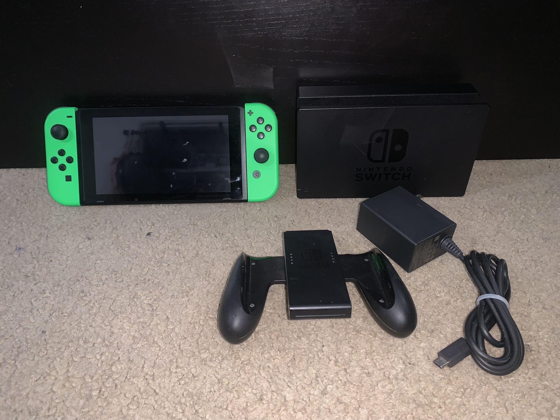 🚨TRADES/SELL🚨 Nintendo Switch Console V1 Unpatched and Moddable Bundle with Dock and Charger