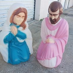 Nativity Set Outdoor Christmas Scene Light Up Blow Mold 2 PC Mary & Joseph 