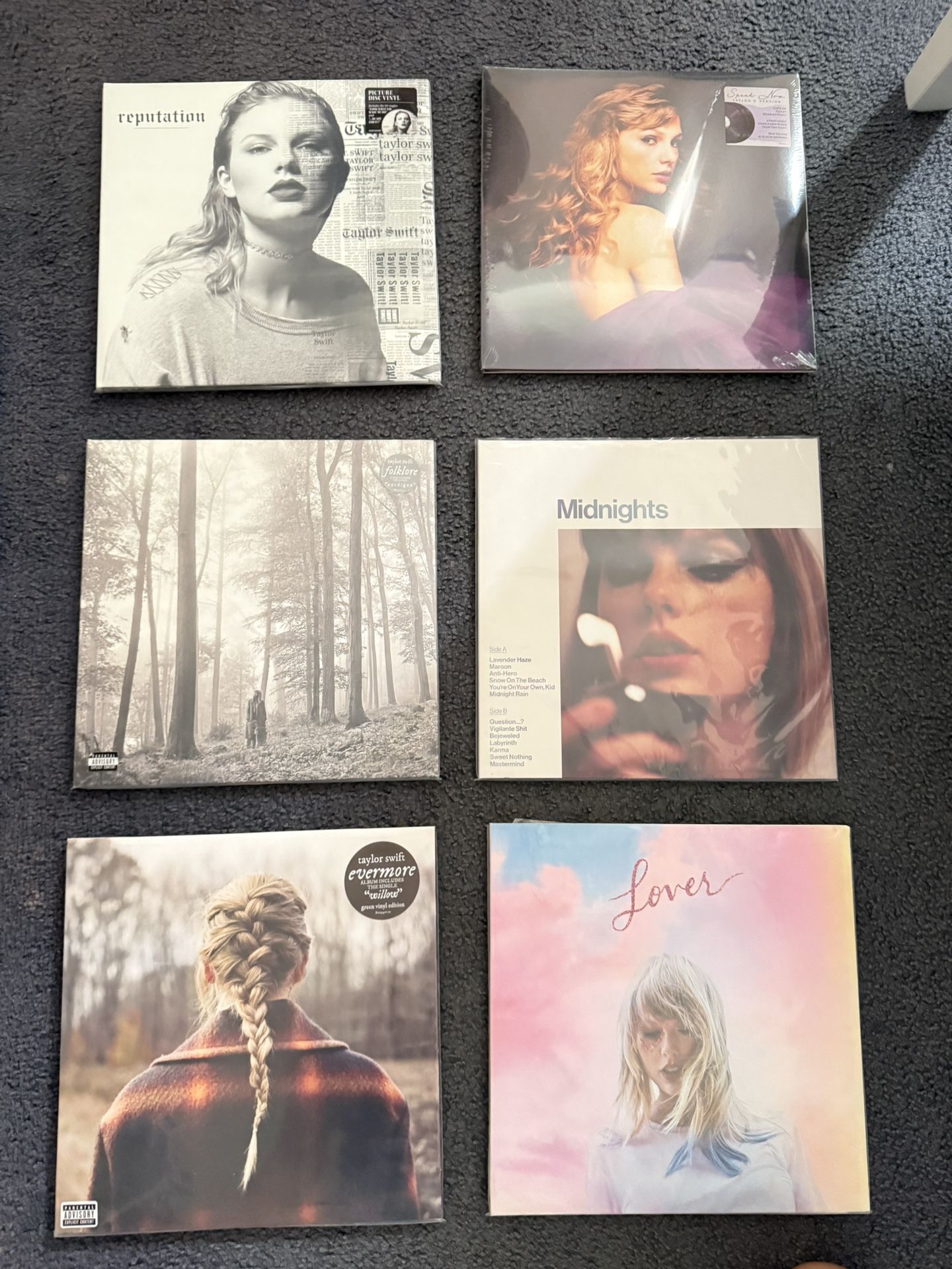 selling vinyls 🎶