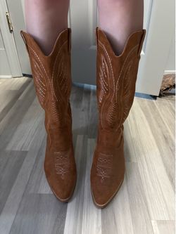 $10 Brand new boots Size 11 Women