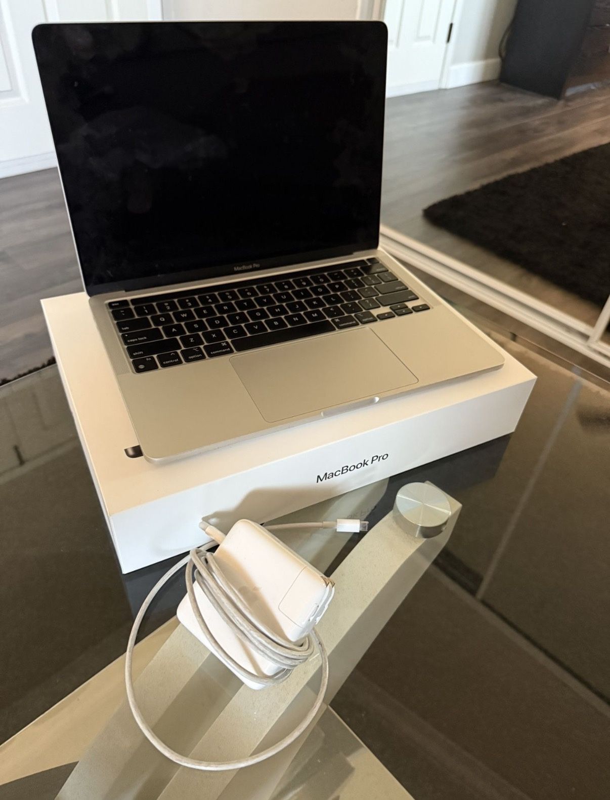 Macbook pro 13-Inch M2 512 gb