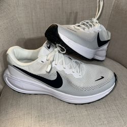 New Nike Revolution 8.. Men Size 10.5 