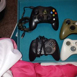 2 Wired Xbox One Controllers