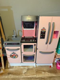 Princess kitchen play