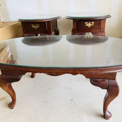 Price Drop!!! Queen Anne Vantage Furniture 