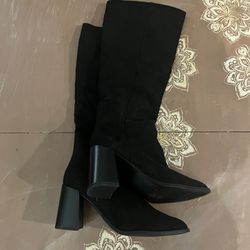 Never Worn Black Midcalf Boots With A Chunky Heel