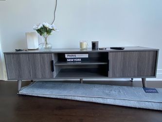 Tv console