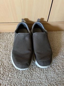 Size 10 Men's Slip-On Sneakers - Great for Yard Work & Walking