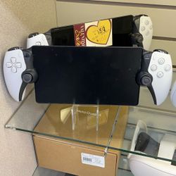 HANDHELD PS5